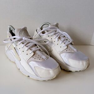 Nike White Women's Sneakers